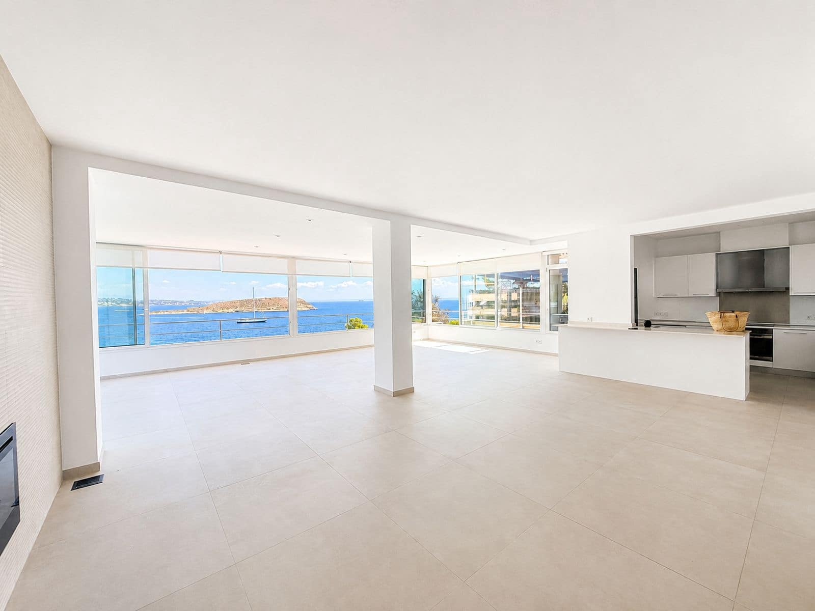 Piso de 3 habitaciones en Cala Vinyes / Cala Vinyas / Cala Viñas en alquiler con piscina garaje - 4.300 € (Ref: 10009652)