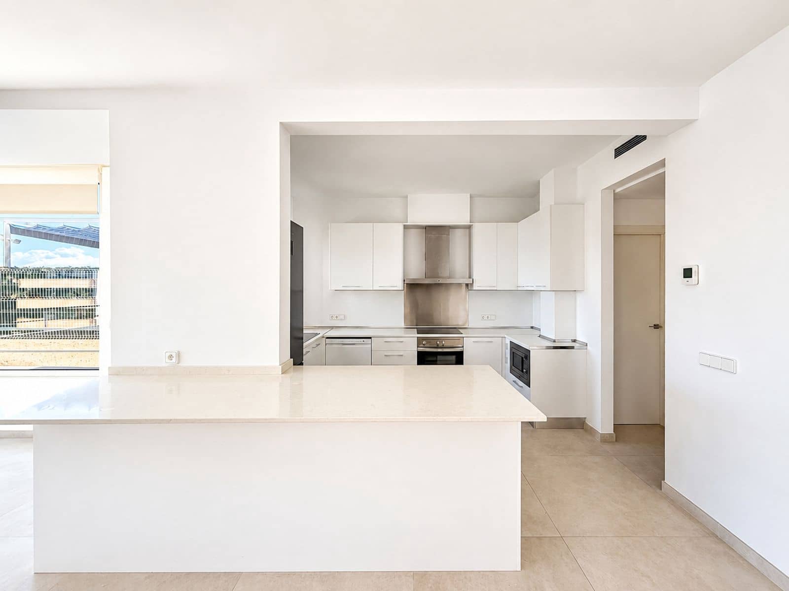 Piso de 3 habitaciones en Cala Vinyes / Cala Vinyas / Cala Viñas en alquiler con piscina garaje - 4.300 € (Ref: 10009652)