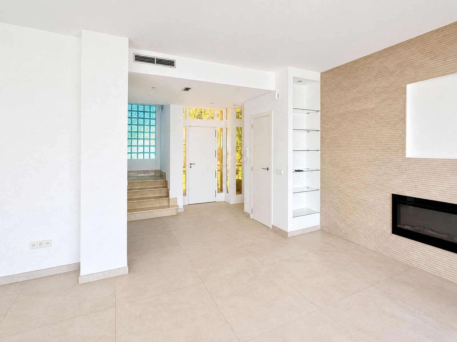 Piso de 3 habitaciones en Cala Vinyes / Cala Vinyas / Cala Viñas en alquiler con piscina garaje - 4.300 € (Ref: 10009652)