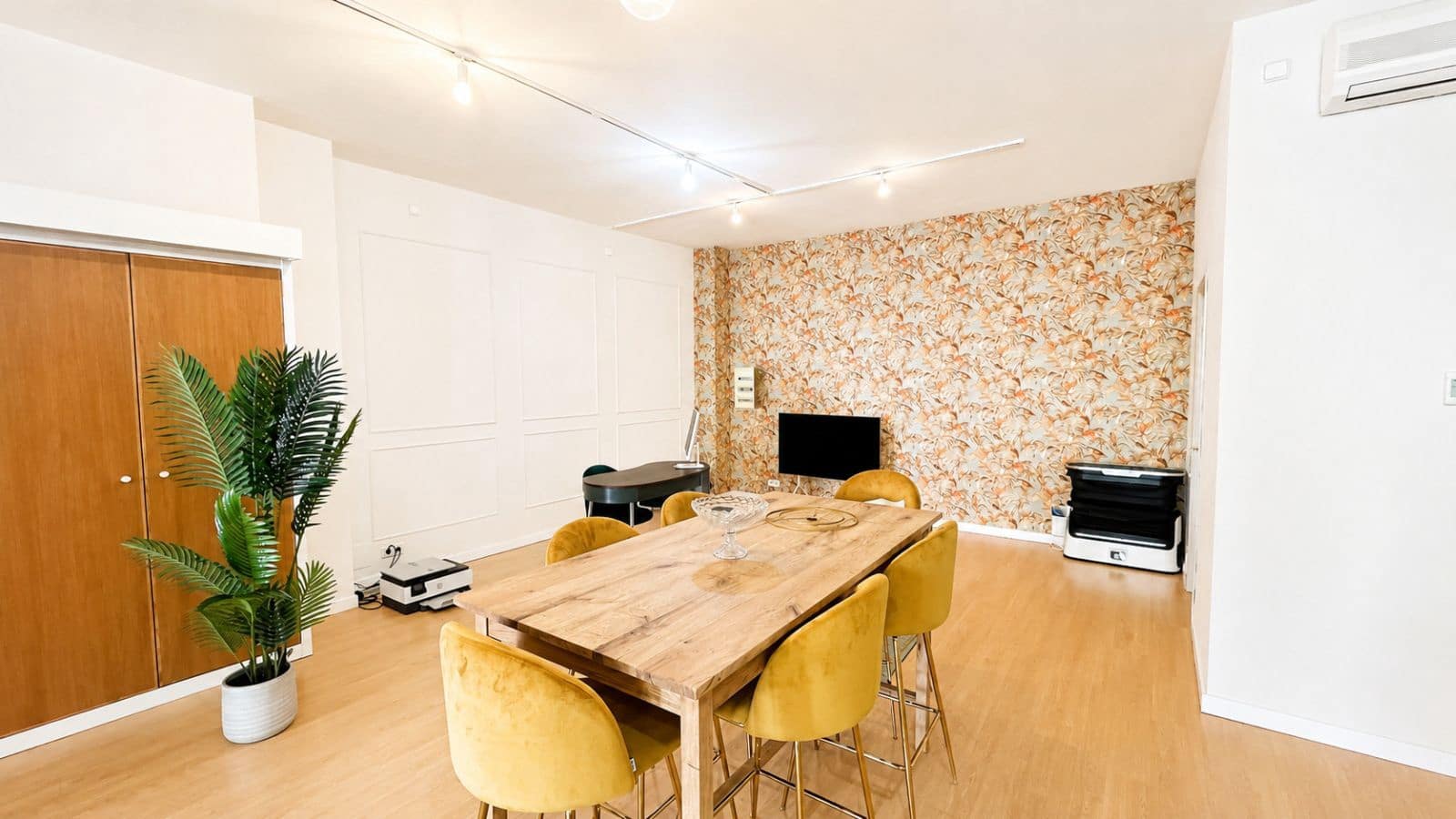Comercial para venda em Pollensa / Pollenca - 280 000 € (Ref: 10023361)