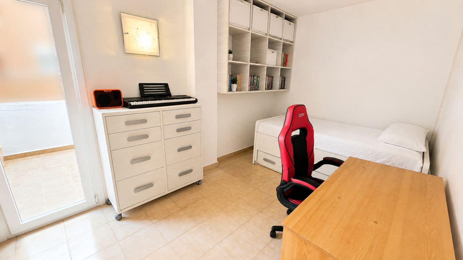 3 bedroom Flat for sale in Puerto de Alcudia - € 460,000 (Ref: 10045861)