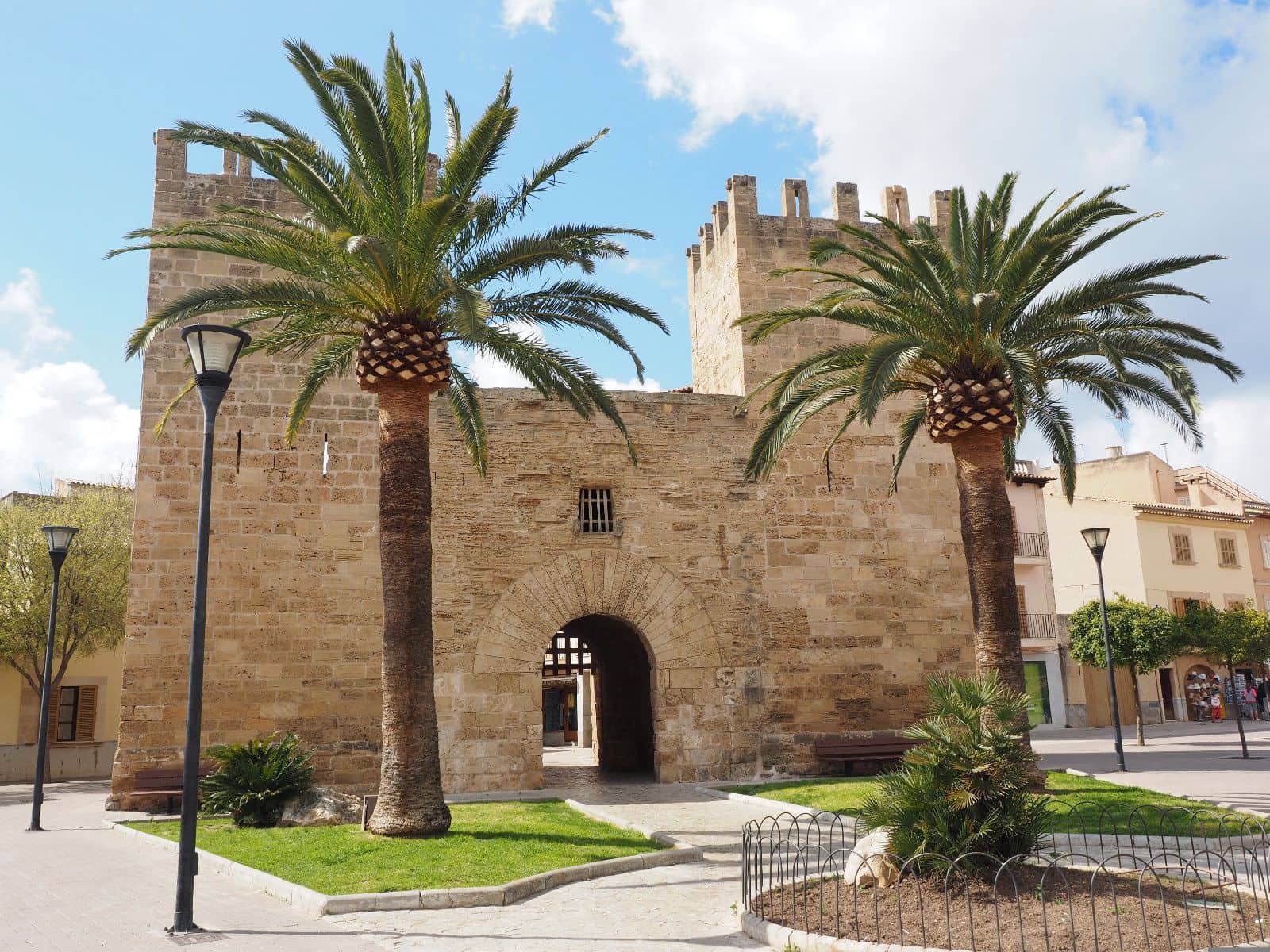 3 bedroom Flat for sale in Puerto de Alcudia - € 460,000 (Ref: 10045861)