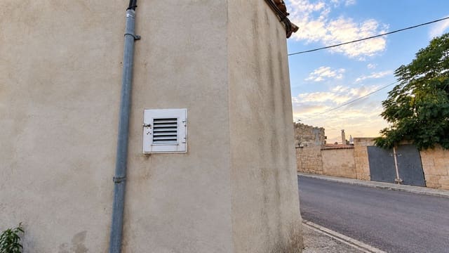 Hus till salu i Santa Margalida med garage - 150 000 € (Ref: 10073363)