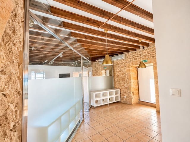 Kaupallinen myytävänä paikassa Son Xigala, Palma de Mallorca mukana 
autotalli - 600 000 € (Ref: 10130428)