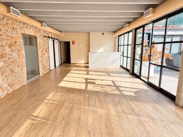 Kaupallinen myytävänä paikassa Son Xigala, Palma de Mallorca mukana 
autotalli - 600 000 € (Ref: 10130428)