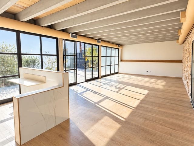 Kaupallinen myytävänä paikassa Son Xigala, Palma de Mallorca mukana 
autotalli - 600 000 € (Ref: 10130428)