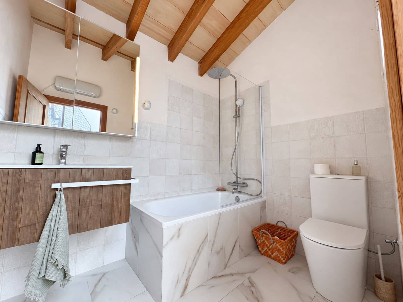 2 soverom Hus til salgs i Llubi med garasje - € 495 000 (Ref: 10154232)
