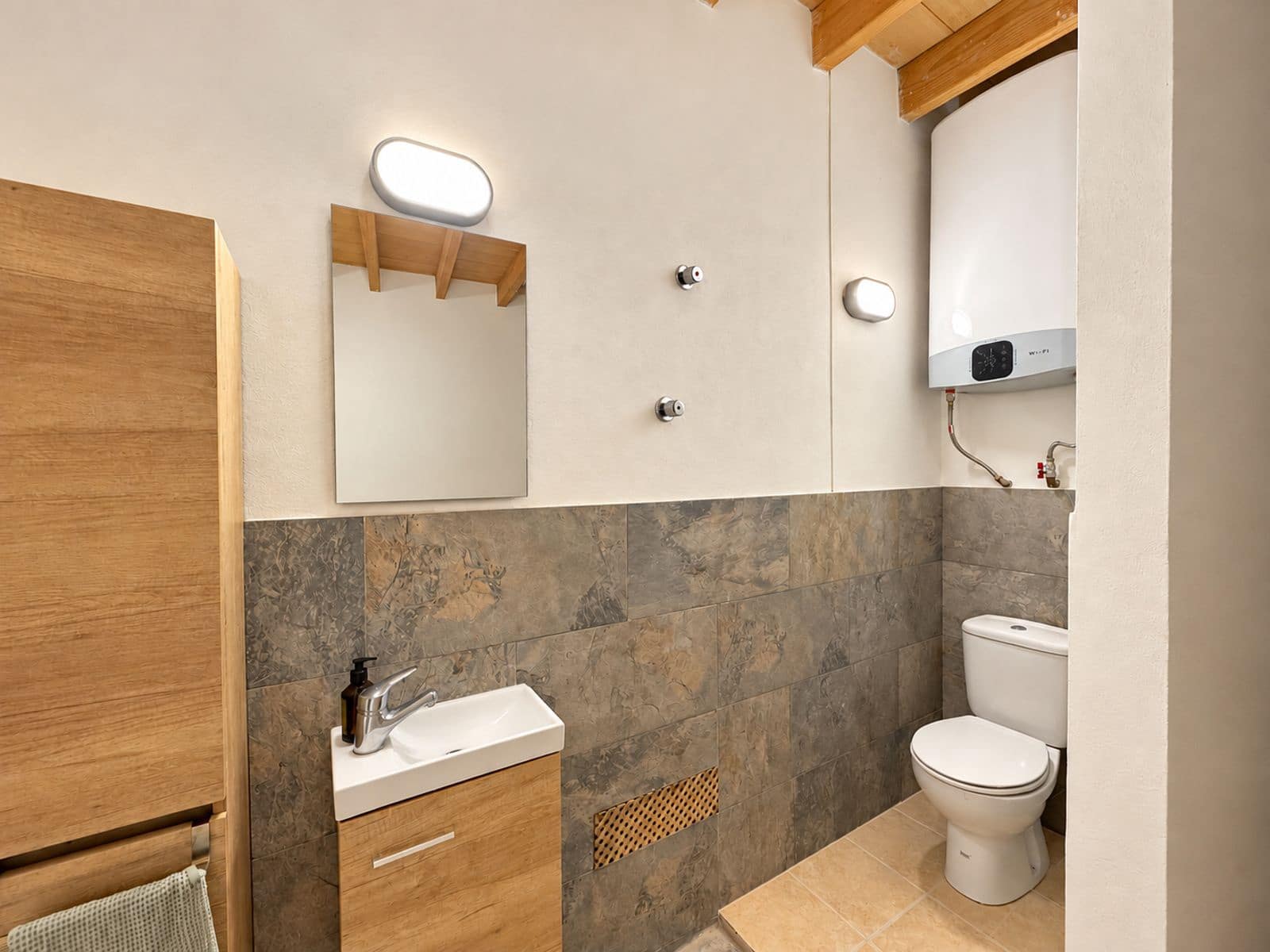 2 soverom Hus til salgs i Llubi med garasje - € 495 000 (Ref: 10154232)
