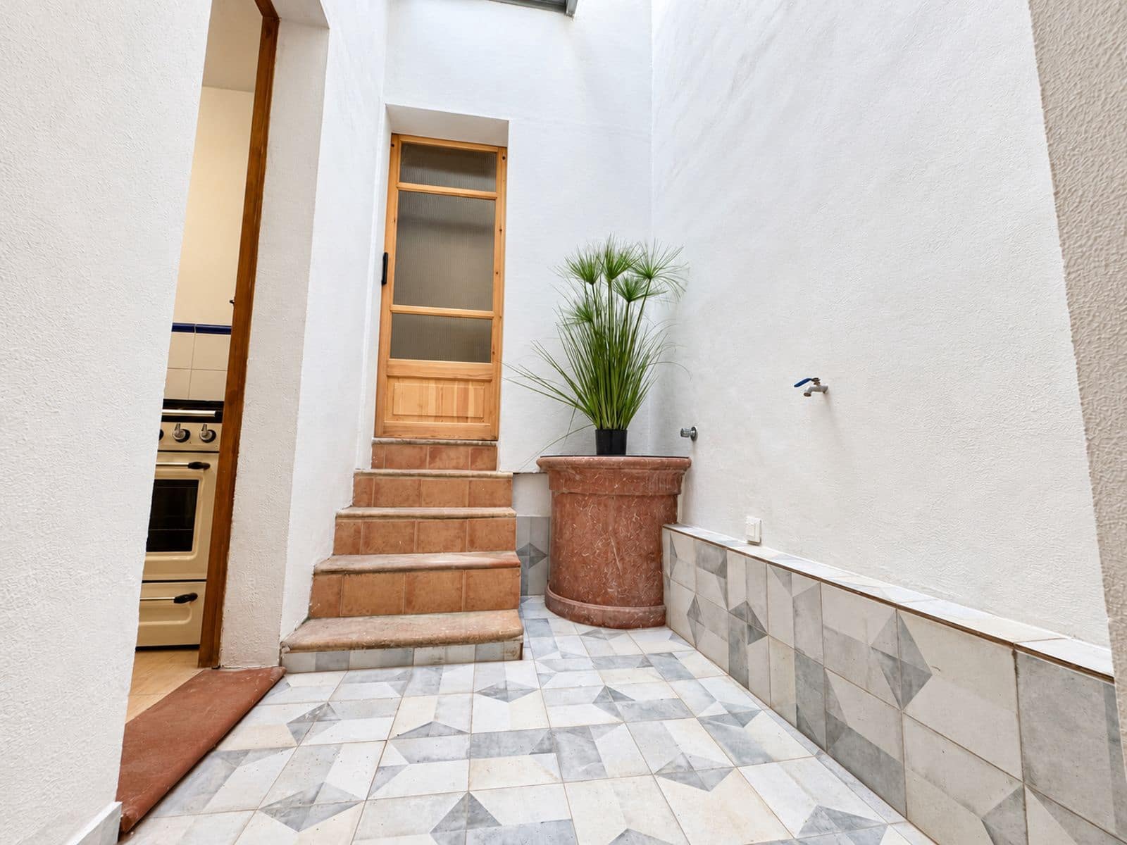 2 soverom Hus til salgs i Llubi med garasje - € 495 000 (Ref: 10154232)