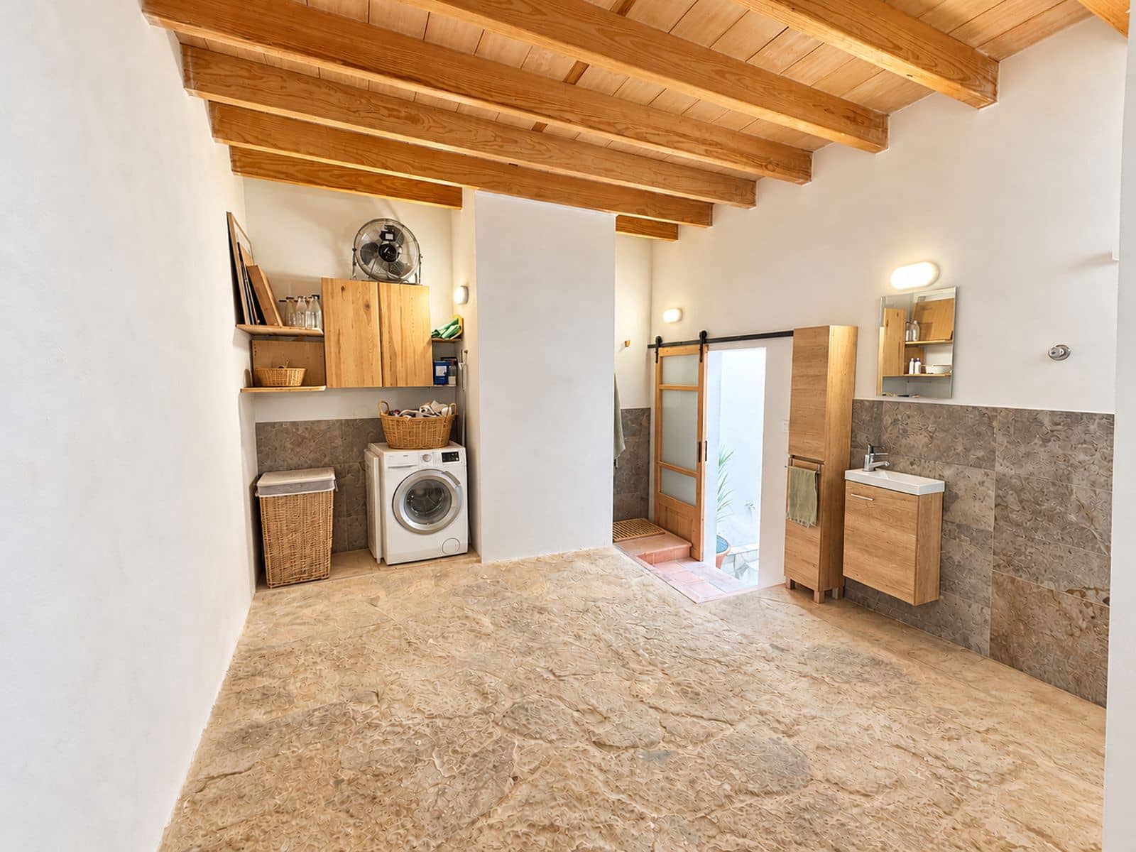 2 soverom Hus til salgs i Llubi med garasje - € 495 000 (Ref: 10154232)