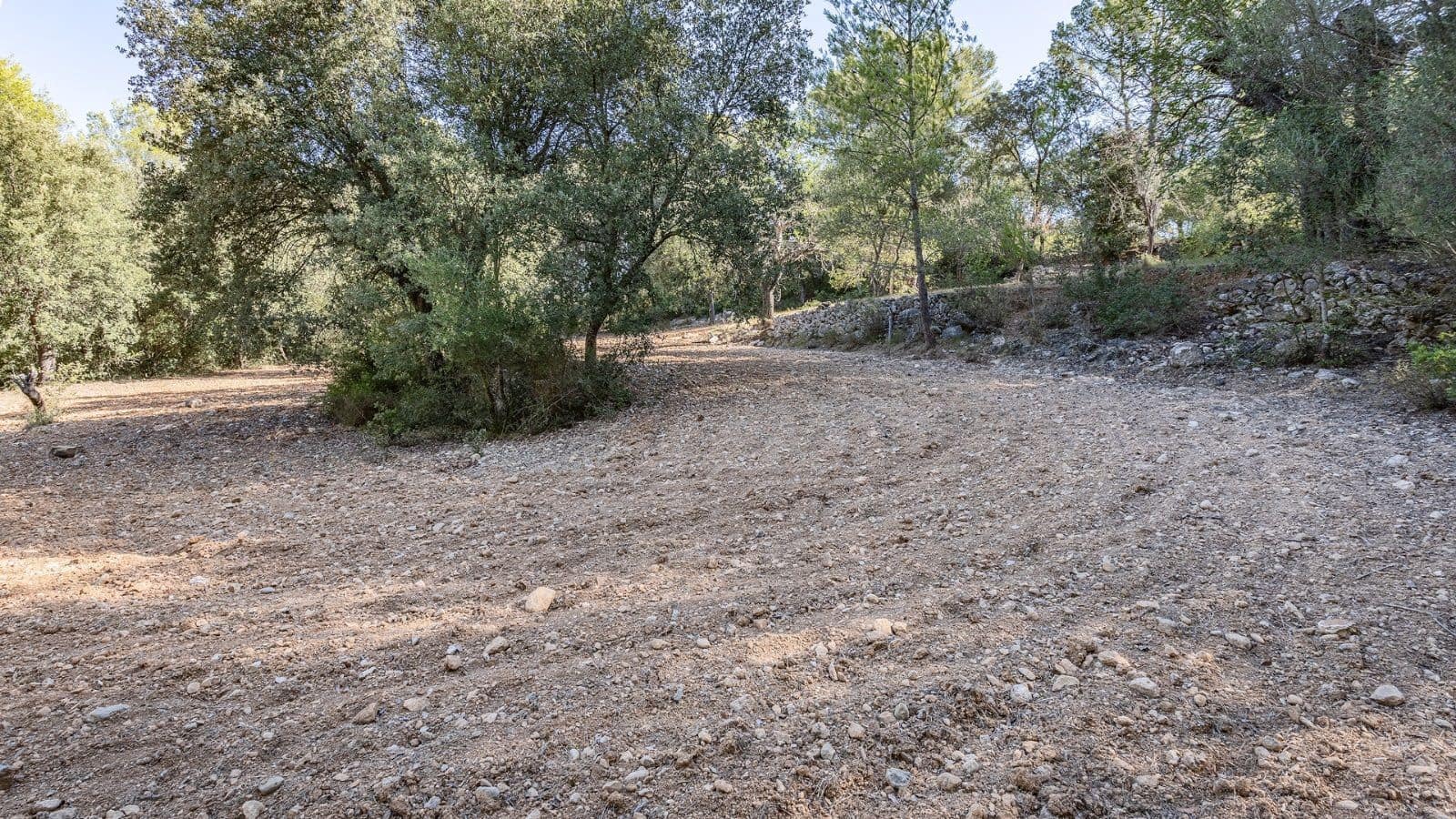 Grunde uden byggetilladelser til salg i Ullaro - € 590.000 (Ref: 7450868)