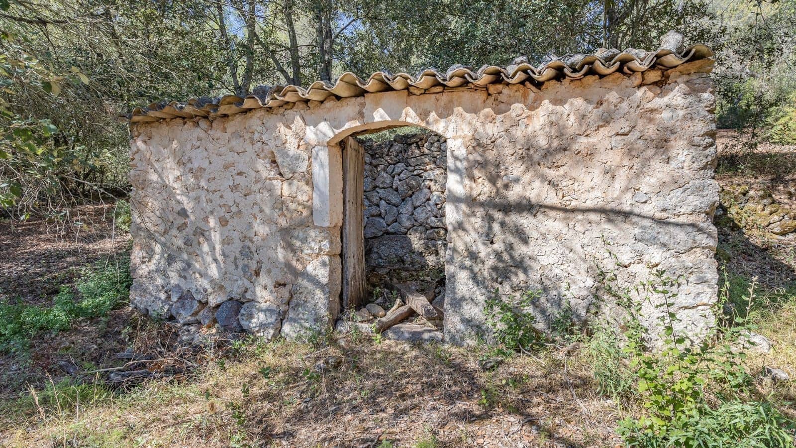 Grunde uden byggetilladelser til salg i Ullaro - € 590.000 (Ref: 7450868)