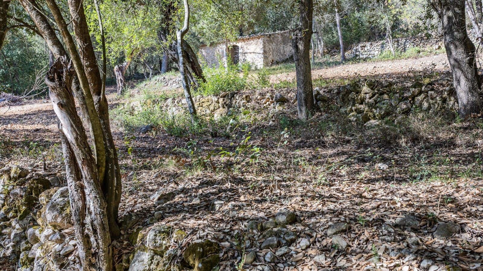 Grunde uden byggetilladelser til salg i Ullaro - € 590.000 (Ref: 7450868)