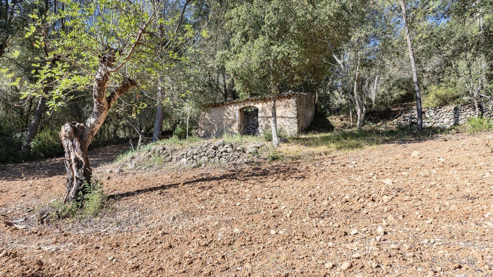 Grunde uden byggetilladelser til salg i Ullaro - € 590.000 (Ref: 7450868)