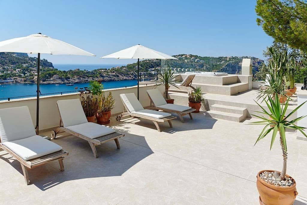 6 soveværelse Byhus til salg i Puerto de Andratx med swimmingpool garage - € 7.900.000 (Ref: 7567630)