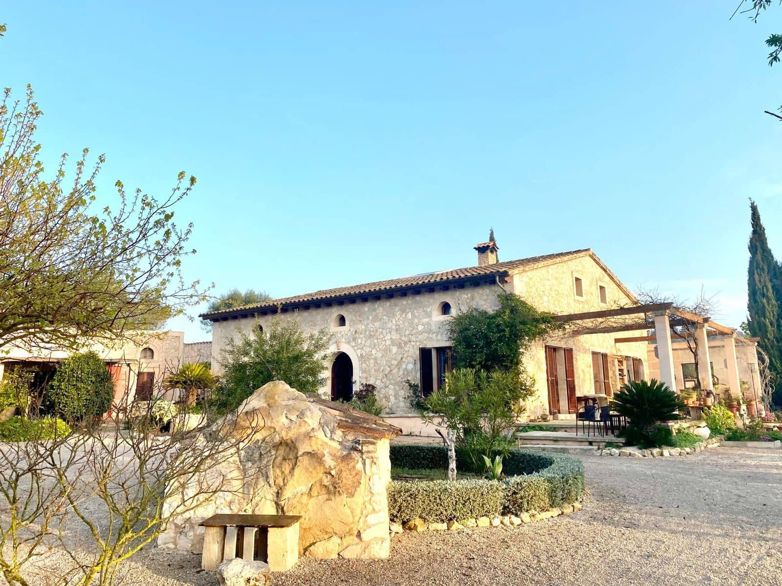 6 soveværelse Finca/Landehus til salg i Porreres med swimmingpool garage - € 2.600.000 (Ref: 8790323)