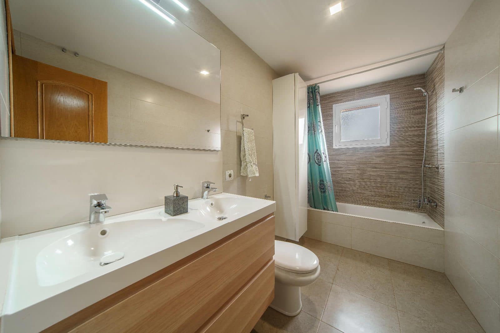 3 soveværelse Lejlighed til salg i Puerto de Alcudia med swimmingpool garage - € 425.000 (Ref: 8816445)