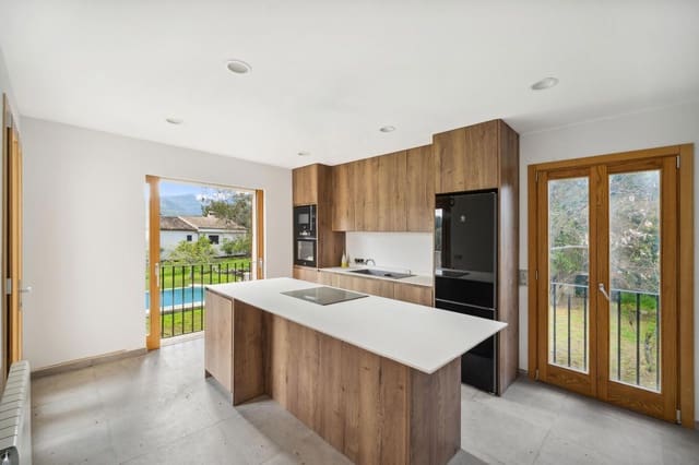 3 soveværelse Finca/Landehus til salg i Pollensa / Pollença med swimmingpool garage - € 1.500.000 (Ref: 8897820)