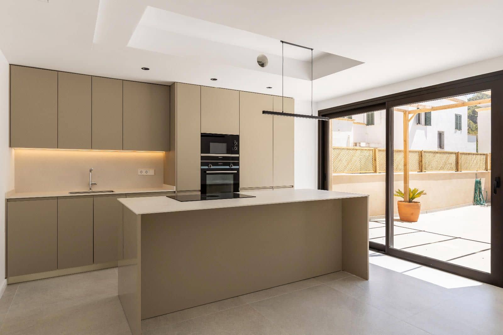 4 bedroom Flat for sale in Puerto de Soller / Port de Soller - € 1,190,000 (Ref: 9015901)