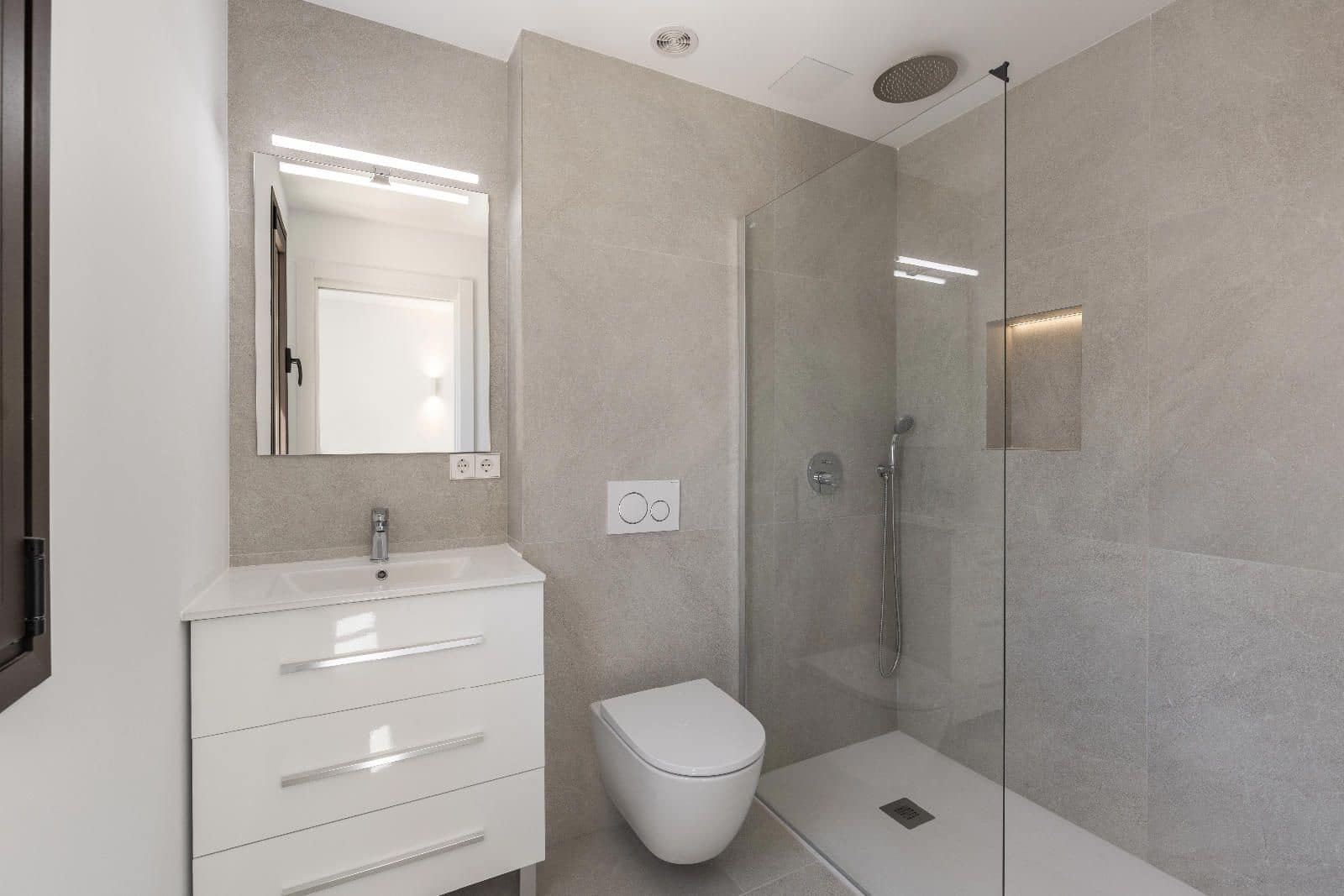 4 bedroom Flat for sale in Puerto de Soller / Port de Soller - € 1,190,000 (Ref: 9015901)