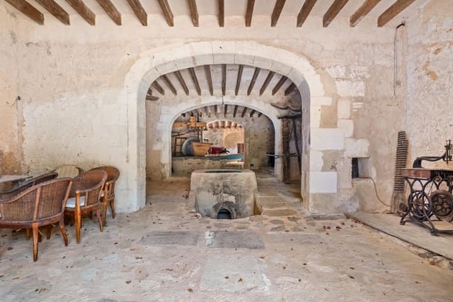 7 chambre Finca/Maison de Campagne à vendre à Felanitx avec garage - 6 500 000 € (Ref: 9041010)