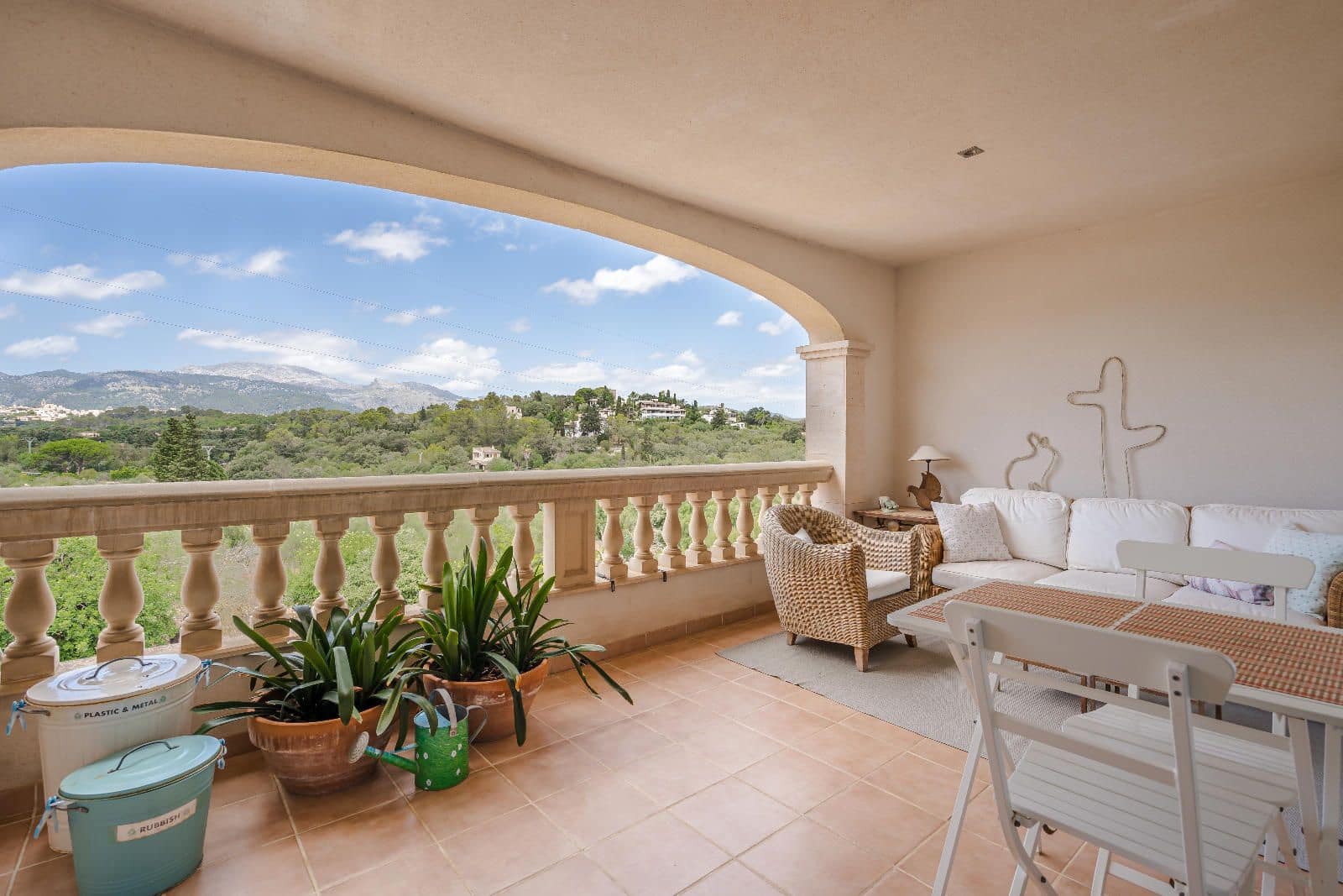 3 bedroom Townhouse for sale in Buger with garage - € 560,000 (Ref: 9142204)