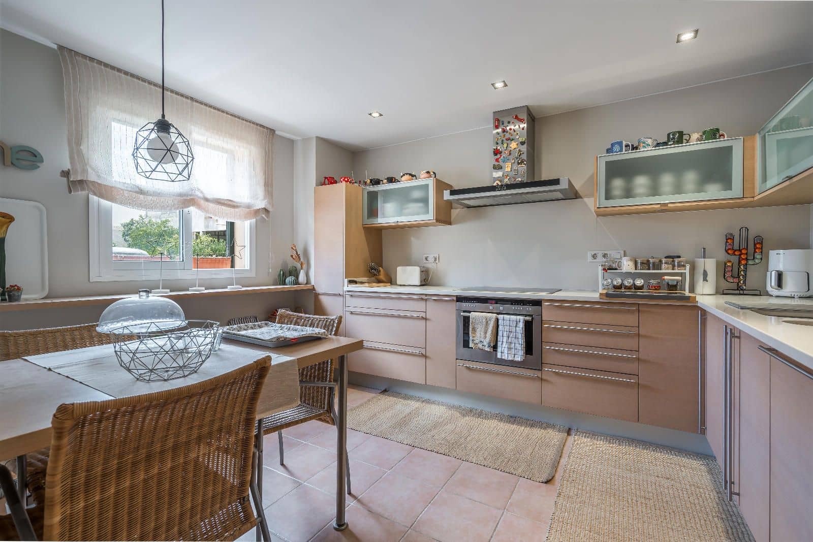 3 bedroom Townhouse for sale in Buger with garage - € 560,000 (Ref: 9142204)