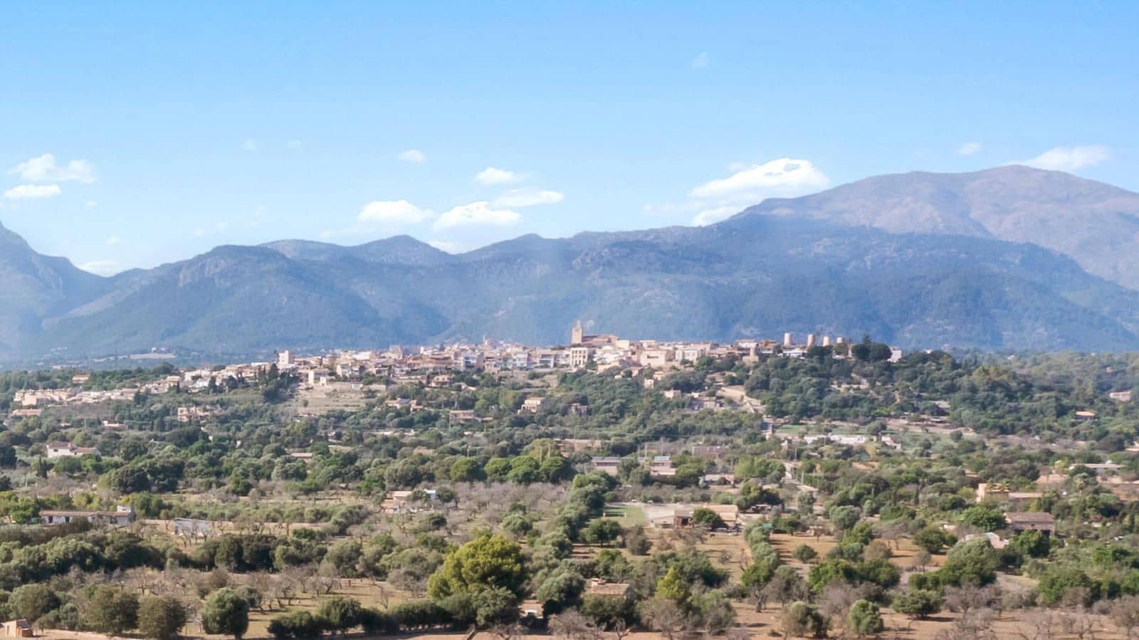 3 bedroom Townhouse for sale in Buger with garage - € 560,000 (Ref: 9142204)