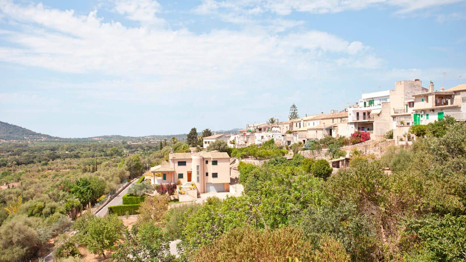 3 bedroom Townhouse for sale in Buger with garage - € 560,000 (Ref: 9142204)