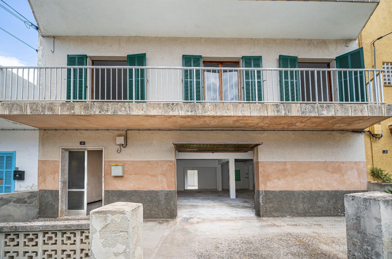 3 bedroom Townhouse for sale in Alcudia with garage - € 440,000 (Ref: 9261982)