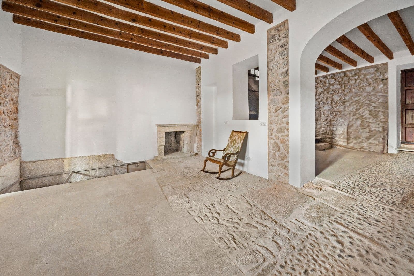 6 soveværelse Byhus til salg i Biniamar med swimmingpool - € 1.250.000 (Ref: 9345247)