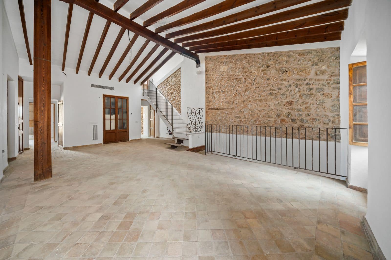 6 soveværelse Byhus til salg i Biniamar med swimmingpool - € 1.250.000 (Ref: 9345247)