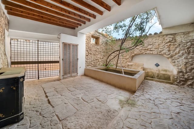 Casa de 6 habitaciones en Biniamar, Selva en venta con piscina - 1.250.000 € (Ref: 9345247)