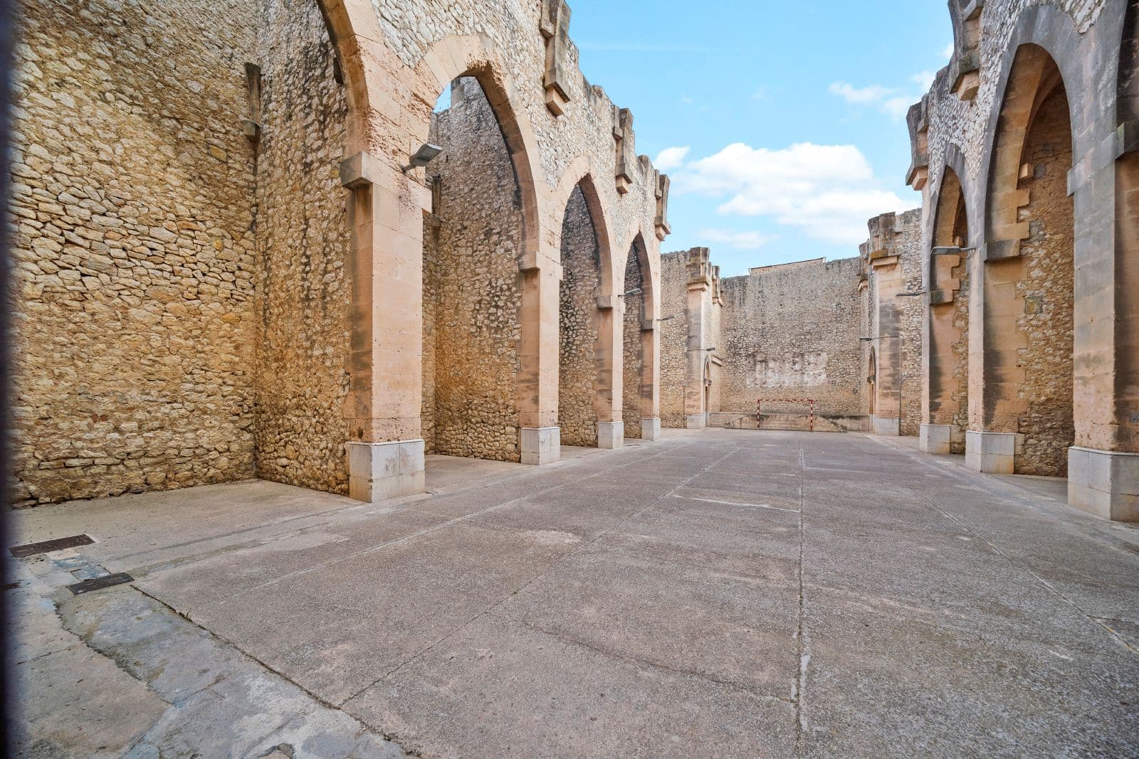 6 soveværelse Byhus til salg i Biniamar med swimmingpool - € 1.250.000 (Ref: 9345247)