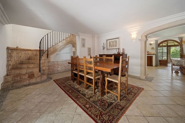 9 soveværelse Finca/Landehus til salg i Pollensa / Pollença med swimmingpool garage - € 1.700.000 (Ref: 9348002)