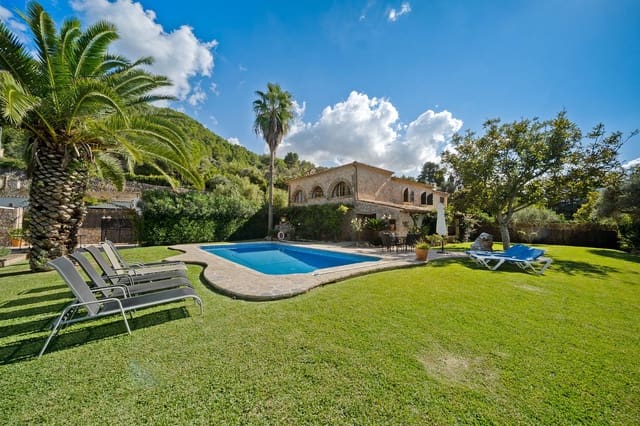 9 soveværelse Finca/Landehus til salg i Pollensa / Pollença med swimmingpool garage - € 1.700.000 (Ref: 9348002)