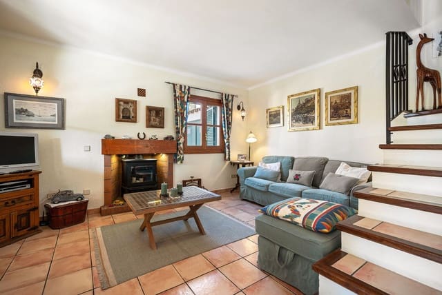 2 soveværelse Finca/Landehus til salg i Puerto de Andratx, Andratx med swimmingpool garage - € 895.000 (Ref: 9352822)