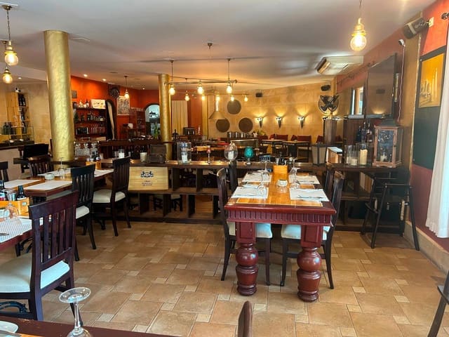 Erhverv til salg i El Toro / Port Adriano, Calvià med garage - € 1.650.000 (Ref: 9374296)