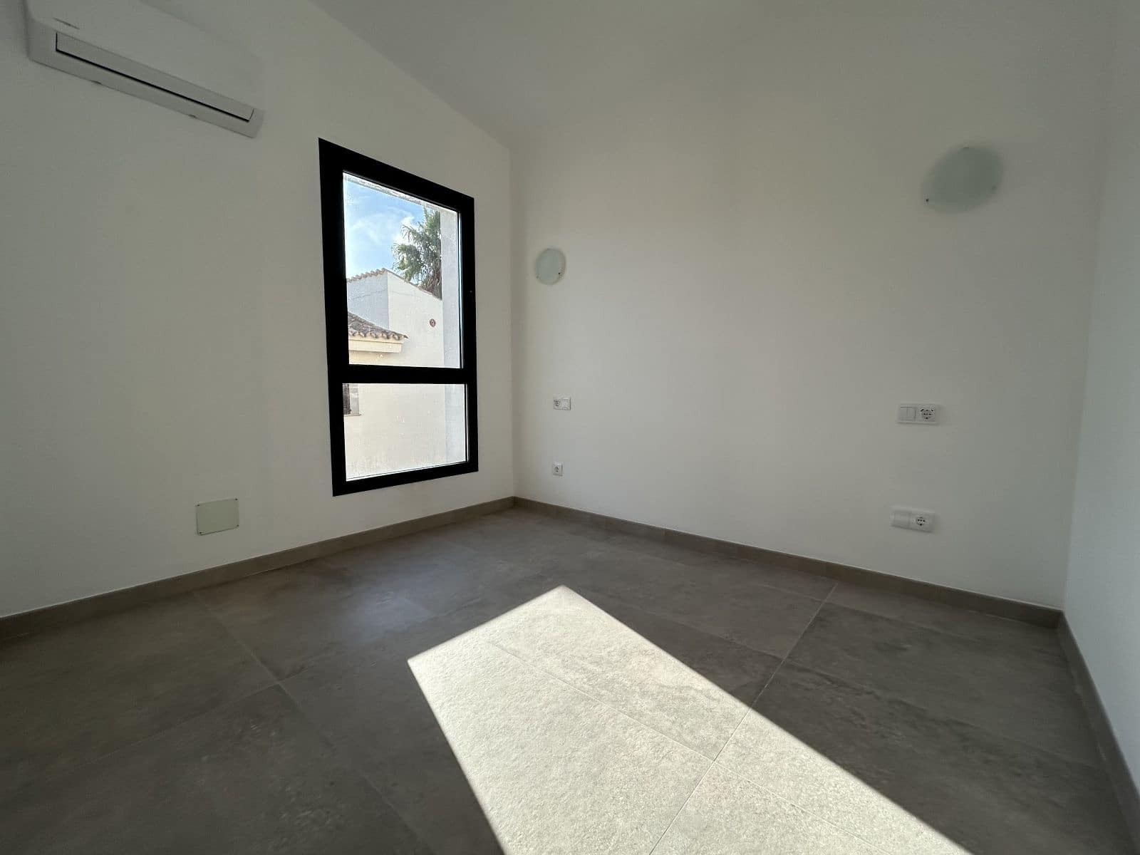 4 sypialnia Dom na sprzedaż w Son Serra de Marina z basenem garażem - 789 000 € (Ref: 9391208)