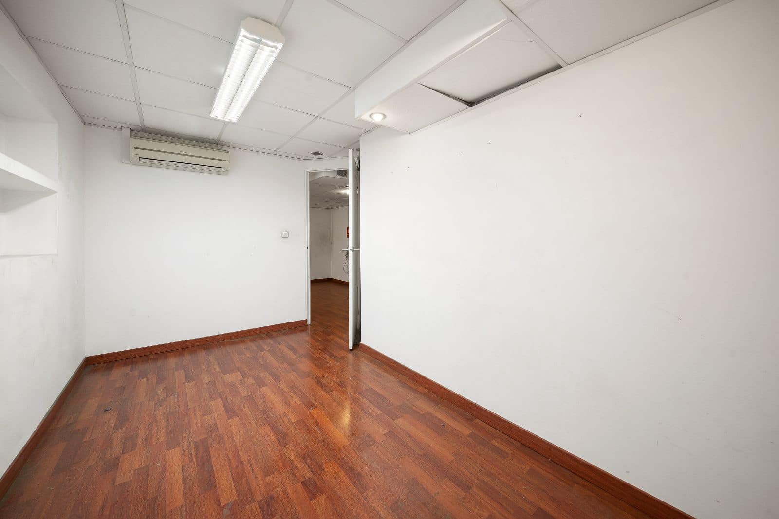 Komercyjne do wynajęcia w Palma de Mallorca z garażem - 2 627 € (Ref: 9396840)