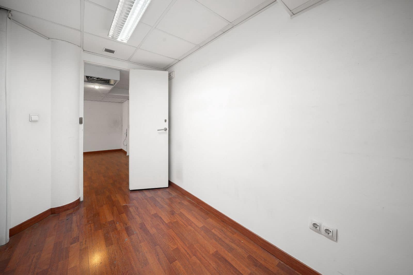 Komercyjne do wynajęcia w Palma de Mallorca z garażem - 2 627 € (Ref: 9396840)