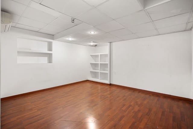 Erhverv til leje i La Llotja - Born, Palma de Mallorca med garage - € 2.627 (Ref: 9396840)