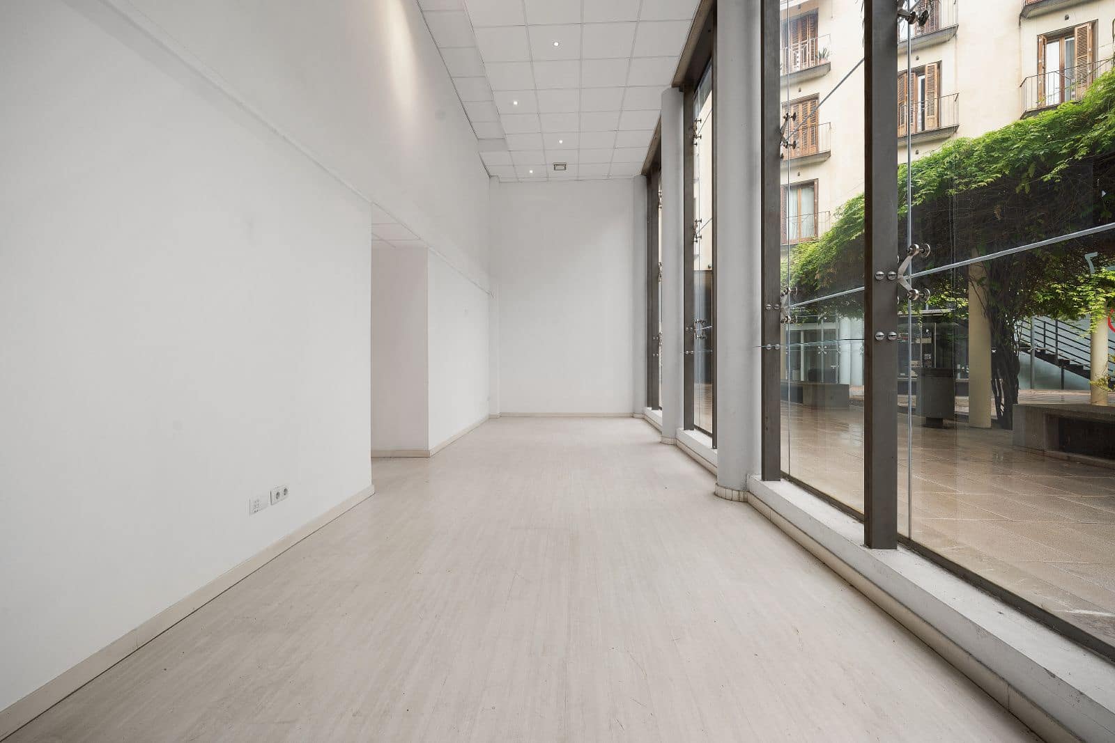 Komercyjne do wynajęcia w Palma de Mallorca z garażem - 2 627 € (Ref: 9396840)