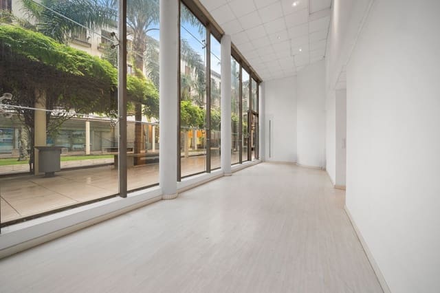 Erhverv til leje i La Llotja - Born, Palma de Mallorca med garage - € 2.627 (Ref: 9396840)