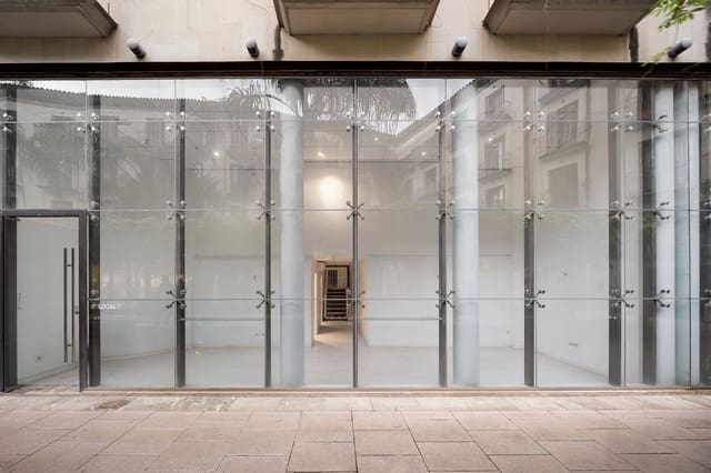 Erhverv til leje i La Llotja - Born, Palma de Mallorca med garage - € 2.627 (Ref: 9396840)