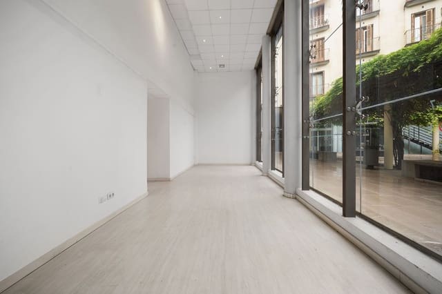 Erhverv til leje i La Llotja - Born, Palma de Mallorca med garage - € 2.627 (Ref: 9396840)