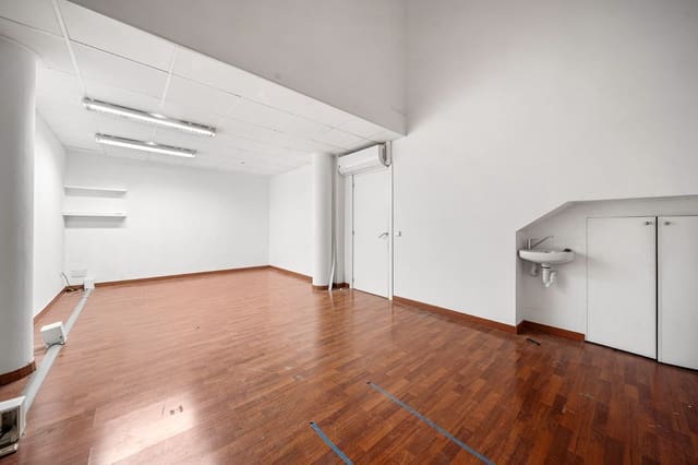 Erhverv til leje i La Llotja - Born, Palma de Mallorca med garage - € 2.627 (Ref: 9396840)