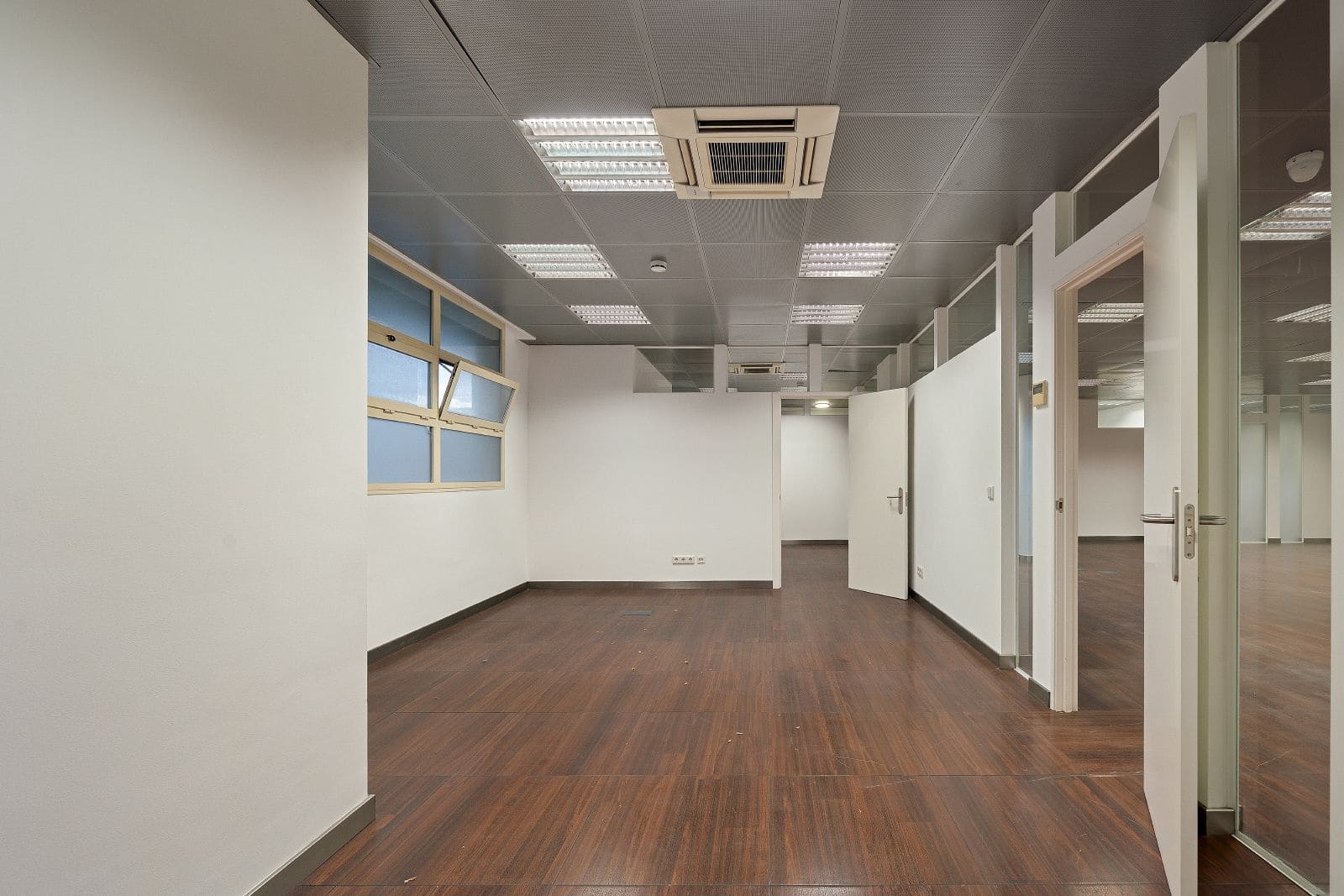 Gewerbe zu vermieten in Palma de Mallorca mit Garage - 4.523 € (Ref: 9396890)