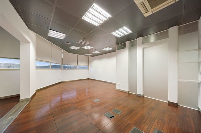 Local Commercial à louer à Son Armadans, Palma de Mallorca avec garage - 4 523 € (Ref: 9396890)