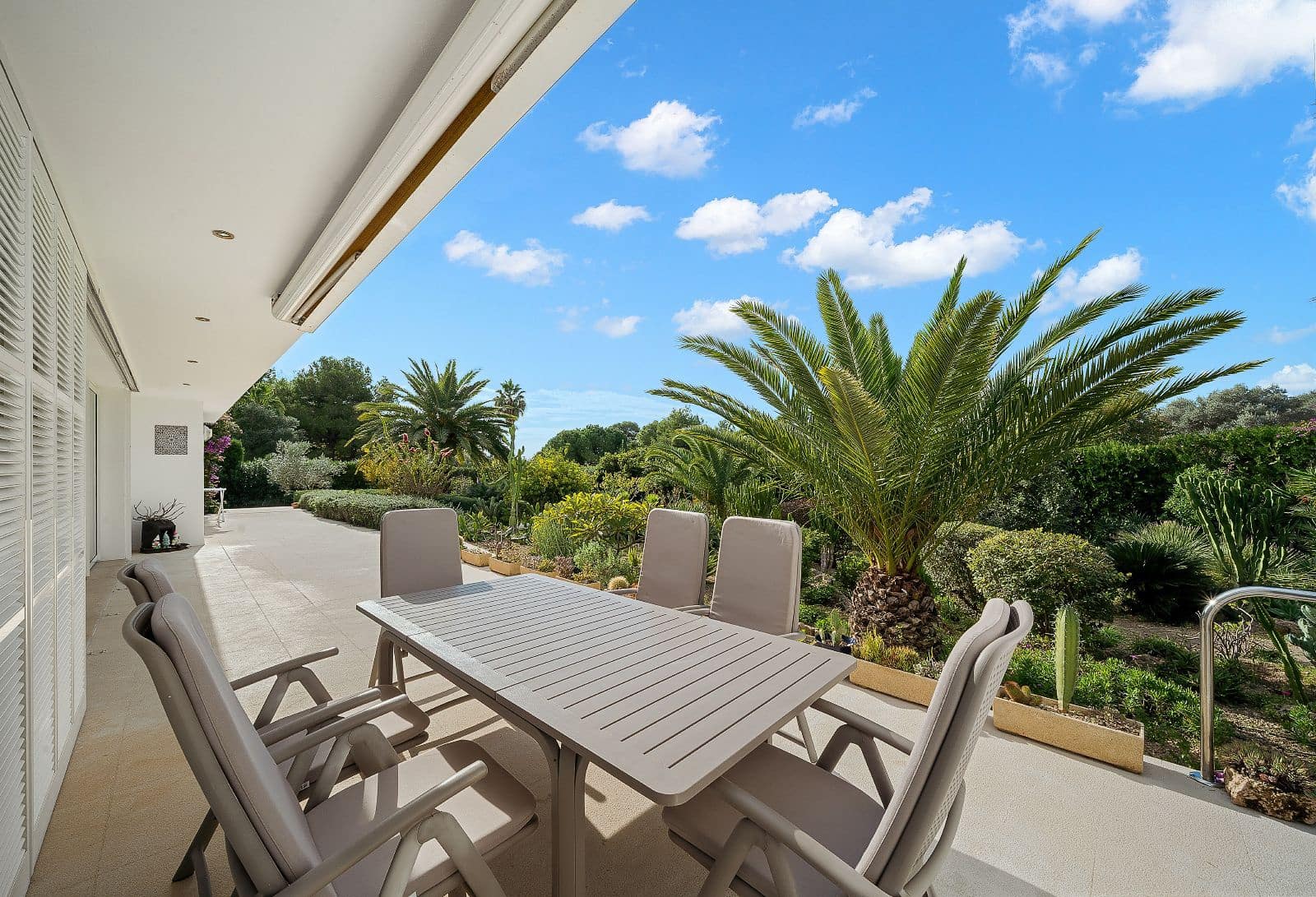 5 soveværelse Byhus til salg i Costa de los Pinos med swimmingpool garage - € 1.995.000 (Ref: 9447034)